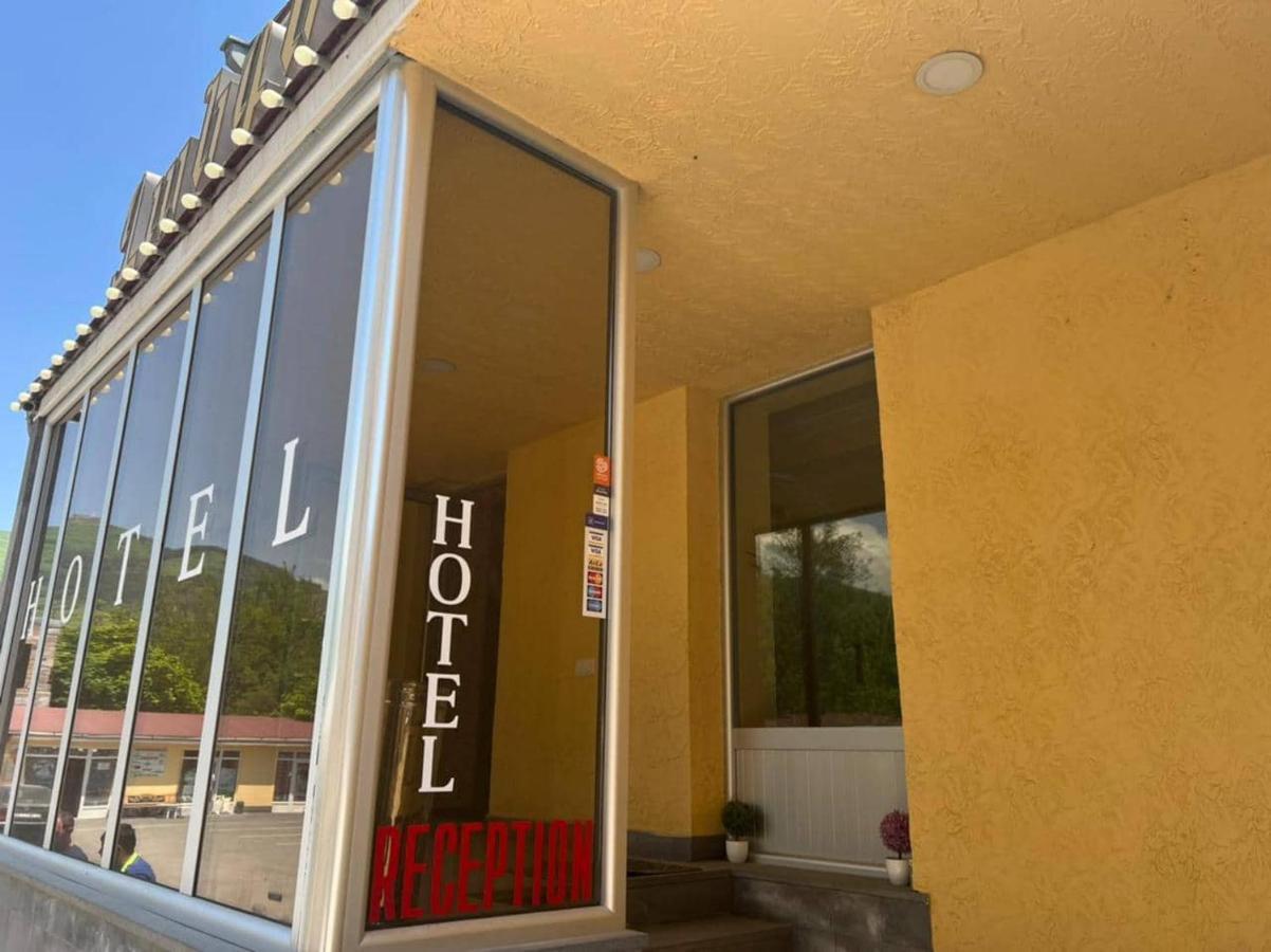 Zangezur Hotel Goris Extérieur photo